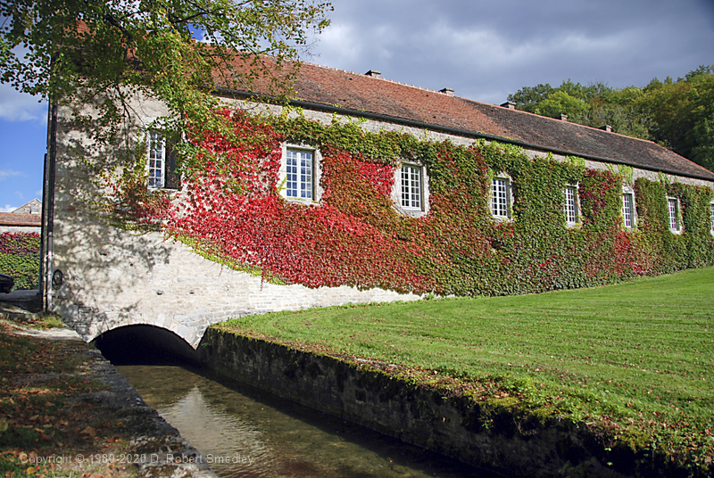 Building in the Abbey de Fontaney